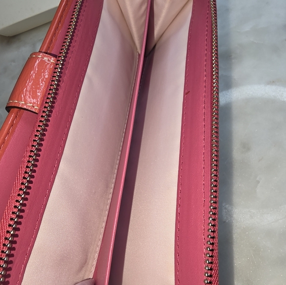 Coach signature canvas wallet with pink leather and a pink accent stripe - Picture 11 of 14